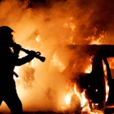 В Черкасах спалили автівку депутата
